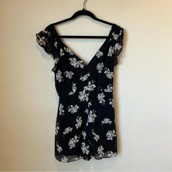 Urban Outfitters Pants - NWT Urban Outfitters Kimchi Blue Floral Ruffle sleeve romper
